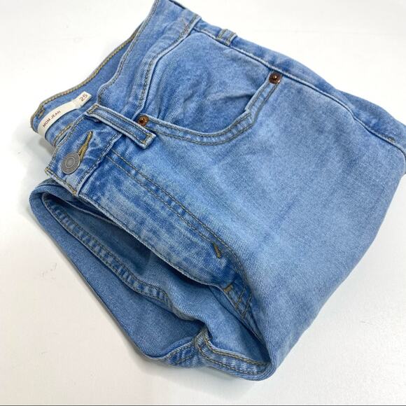 Levi’s High Waist Tapered Distressed Mom Jeans 25 - Picture 9 of 10